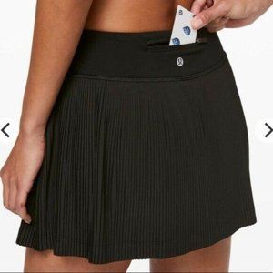 NEW RARE  Lululemon Pleat To Street Skirt III Black   sz 6